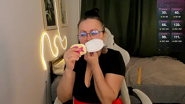 hottyannaa online show from 02-11-26, 02:49