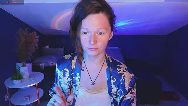 AuroraBorealis   online show from 10-16-25, 06:58