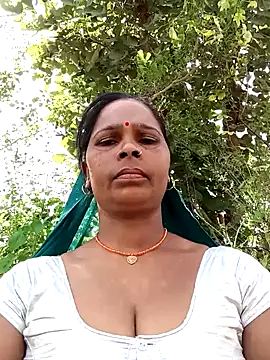 Snapshot of Rt_shreya chatting on 10-11-25, 07:51 Rt shreya online show from 10-11-25, 07:51