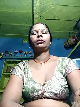 Snapshot of Rt_shreya chatting on 10-16-25, 07:04 Rt shreya online show from 10-16-25, 07:04