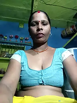 Snapshot of Rt_shreya chatting on 10-17-25, 04:31 Rt shreya online show from 10-17-25, 04:31