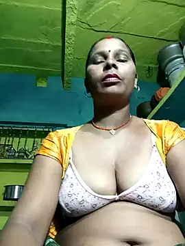 Snapshot of Rt_shreya chatting on 10-21-25, 04:41 Rt shreya online show from 10-21-25, 04:41