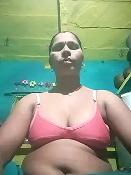 Snapshot of Rt_shreya chatting on 10-23-25, 04:06 Rt shreya online show from 10-23-25, 04:06