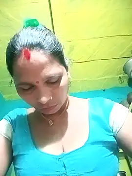 Snapshot of Rt_shreya chatting on 10-24-25, 03:08 Rt shreya online show from 10-24-25, 03:08