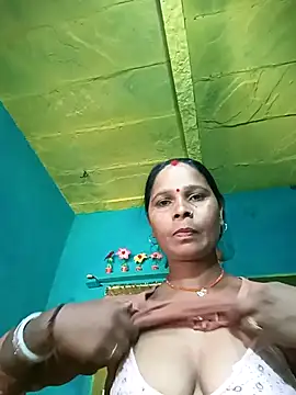 Snapshot of Rt_shreya chatting on 11-06-25, 04:02 Rt shreya online show from 11-06-25, 04:02