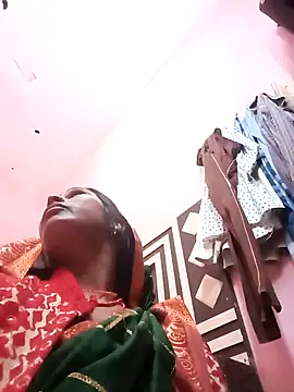 Snapshot of Rt_shreya chatting on 11-07-25, 05:24 Rt shreya online show from 11-07-25, 05:24