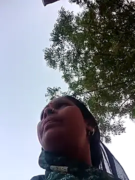 Snapshot of Rt_shreya chatting on 11-14-25, 11:20 Rt shreya online show from 11-14-25, 11:20