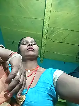 Snapshot of Rt_shreya chatting on 11-17-25, 03:40 Rt shreya online show from 11-17-25, 03:40