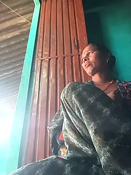 Snapshot of Rt_shreya chatting on 11-28-25, 06:49 Rt shreya online show from 11-28-25, 06:49