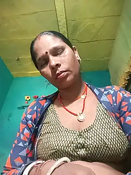 Snapshot of Rt_shreya chatting on 12-01-25, 07:35 Rt shreya online show from 12-01-25, 07:35