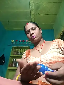 Snapshot of Rt_shreya chatting on 12-05-25, 04:03 Rt shreya online show from 12-05-25, 04:03