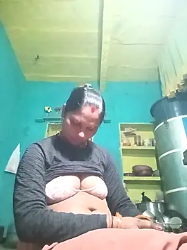 Snapshot of Rt_shreya chatting on 12-13-25, 07:53 Rt shreya online show from 12-13-25, 07:53