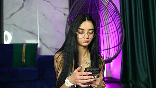 Snapshot of RachelRavee chatting on 10-25-25, 04:20 RachelRavee online show from 10-25-25, 04:20