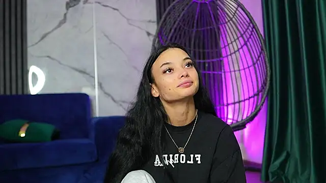 Snapshot of RachelRavee chatting on 11-03-25, 05:09 RachelRavee online show from 11-03-25, 05:09