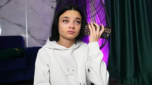 Snapshot of RachelRavee chatting on 11-04-25, 05:17 RachelRavee online show from 11-04-25, 05:17