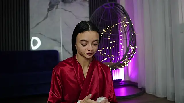 Snapshot of RachelRavee chatting on 11-25-25, 05:07 RachelRavee online show from 11-25-25, 05:07