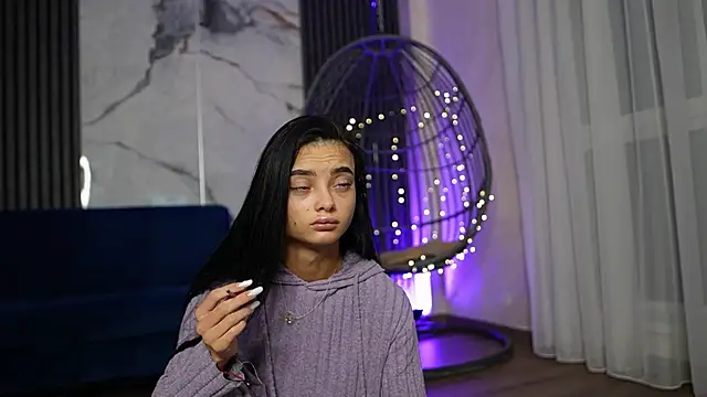 Snapshot of RachelRavee chatting on 12-05-25, 05:16 RachelRavee online show from 12-05-25, 05:16