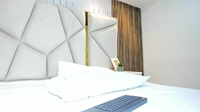 rebeca brown  online show from 02-20-26, 12:16