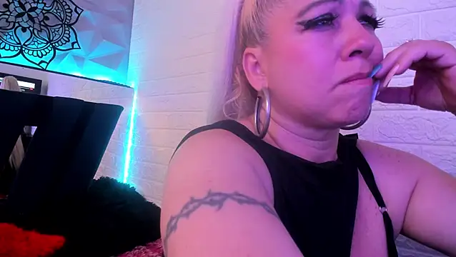 pamela velazco online show from 12-03-25, 09:02