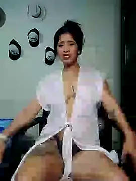 Snapshot of AndreaMooure_ chatting on 10-15-25, 11:54 AndreaMooure online show from 10-15-25, 11:54