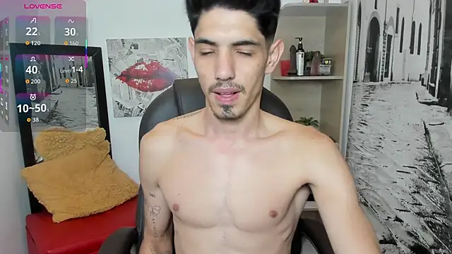 Snapshot of fabrizzio_Monti chatting on 10-08-25, 05:43 fabrizzio Monti online show from 10-08-25, 05:43