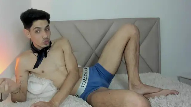 Snapshot of fabrizzio_Monti chatting on 10-16-25, 09:54 fabrizzio Monti online show from 10-16-25, 09:54