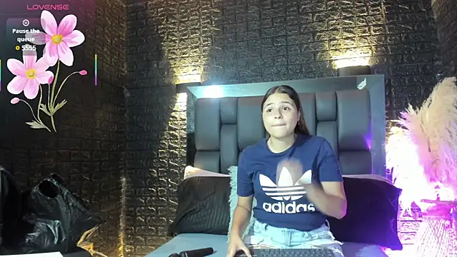 Maraa Rivera online show from 12-19-25, 02:18