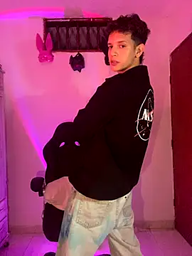 tylernova online show from 10-26-25, 03:56