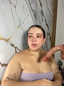 Snapshot of Emely_Pregnant chatting on 10-22-25, 05:02 Emely Pregnant online show from 10-22-25, 05:02