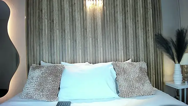 VanneCamiel online show from 10-30-25, 11:55