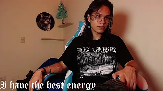 tom 1945 online show from 12-19-25, 05:36