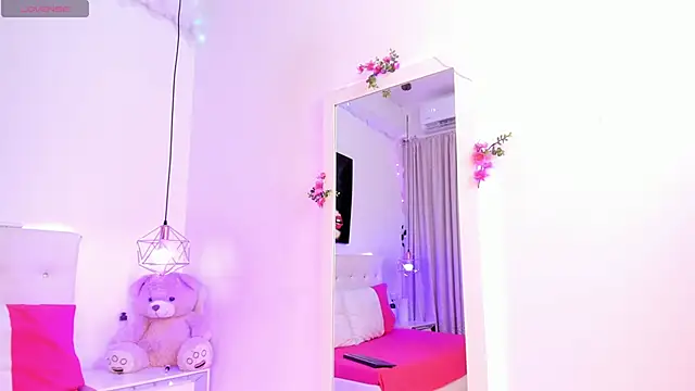 Nara Pink online show from 12-15-25, 02:32