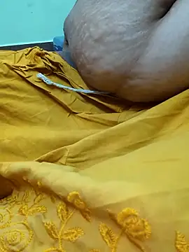 Snapshot of sweetrevathi chatting on 10-11-25, 01:49 sweetrevathi online show from 10-11-25, 01:49