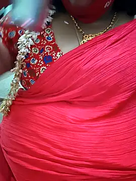 Snapshot of sweetrevathi chatting on 10-12-25, 07:02 sweetrevathi online show from 10-12-25, 07:02