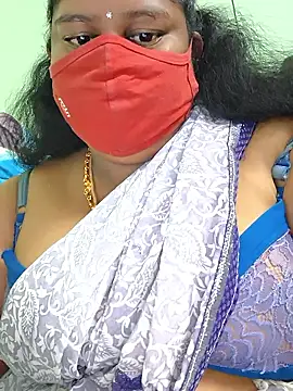 Snapshot of sweetrevathi chatting on 10-14-25, 04:19 sweetrevathi online show from 10-14-25, 04:19