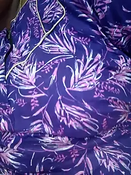 Snapshot of sweetrevathi chatting on 10-15-25, 04:23 sweetrevathi online show from 10-15-25, 04:23