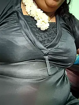 Snapshot of sweetrevathi chatting on 10-16-25, 04:08 sweetrevathi online show from 10-16-25, 04:08