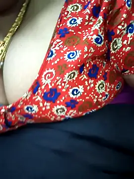 Snapshot of sweetrevathi chatting on 10-22-25, 07:35 sweetrevathi online show from 10-22-25, 07:35