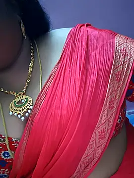 Snapshot of sweetrevathi chatting on 10-28-25, 04:20 sweetrevathi online show from 10-28-25, 04:20