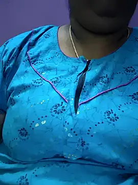 Snapshot of sweetrevathi chatting on 11-07-25, 07:03 sweetrevathi online show from 11-07-25, 07:03