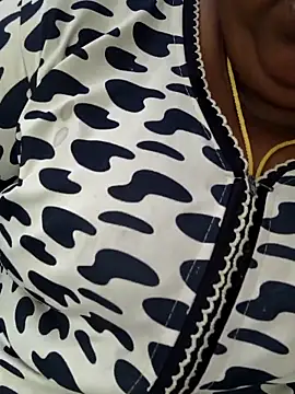 Snapshot of sweetrevathi chatting on 11-25-25, 09:20 sweetrevathi online show from 11-25-25, 09:20