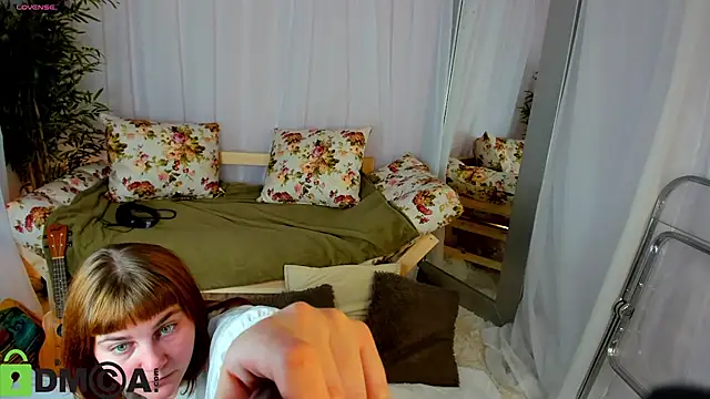 Rene Shine online show from 10-18-25, 09:21