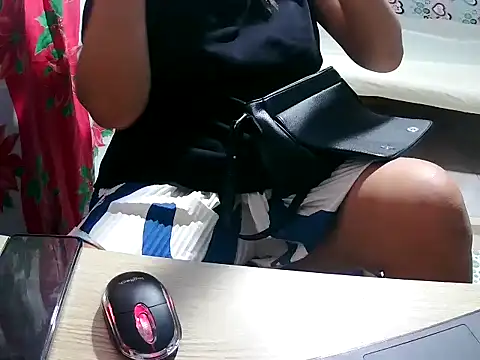 Snapshot of PussyCherry chatting on 12-15-25, 11:14 PussyCherry online show from 12-15-25, 11:14