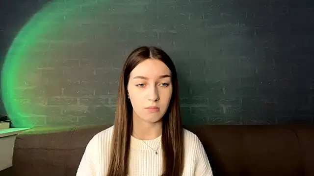 Snapshot of LingNikkel chatting on 10-30-25, 10:06 LingNikkel online show from 10-30-25, 10:06