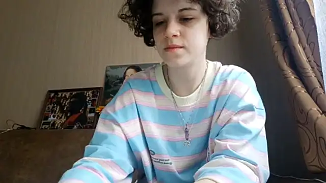 JesseniaHanney online show from 10-16-25, 09:10