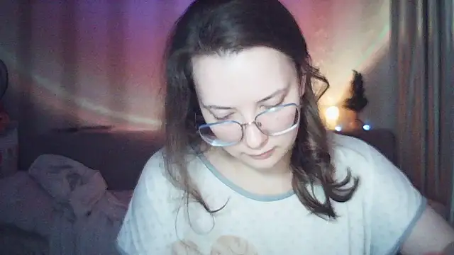 MoodieMira online show from 12-18-25, 02:06