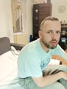 Snapshot of Mike_3789 chatting on 10-13-25, 04:29 Mike 3789 online show from 10-13-25, 04:29