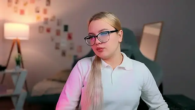 yourjullymoon online show from 10-14-25, 05:52