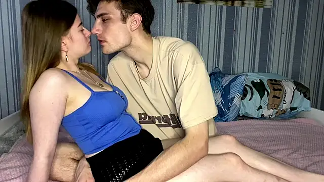 EmiliaCouple online show from 11-16-25, 12:33