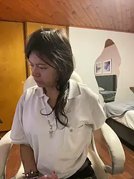 Ninfa pink online show from 12-19-25, 03:52